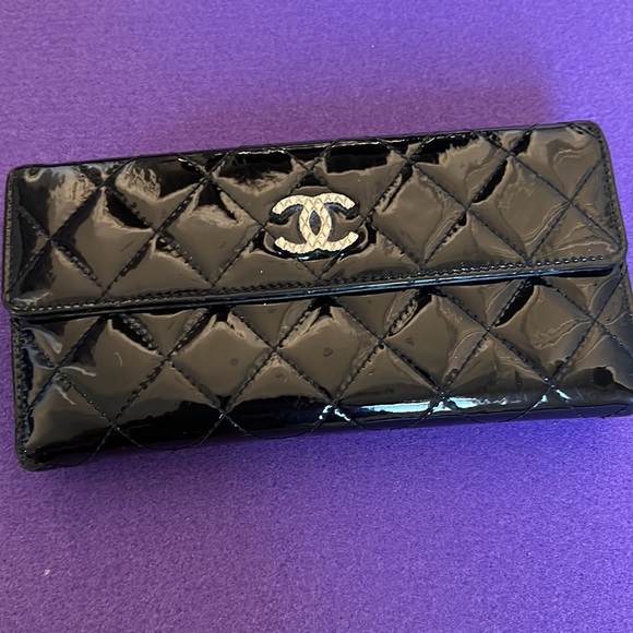Authentic Chanel long wallet - Picture 3 of 17